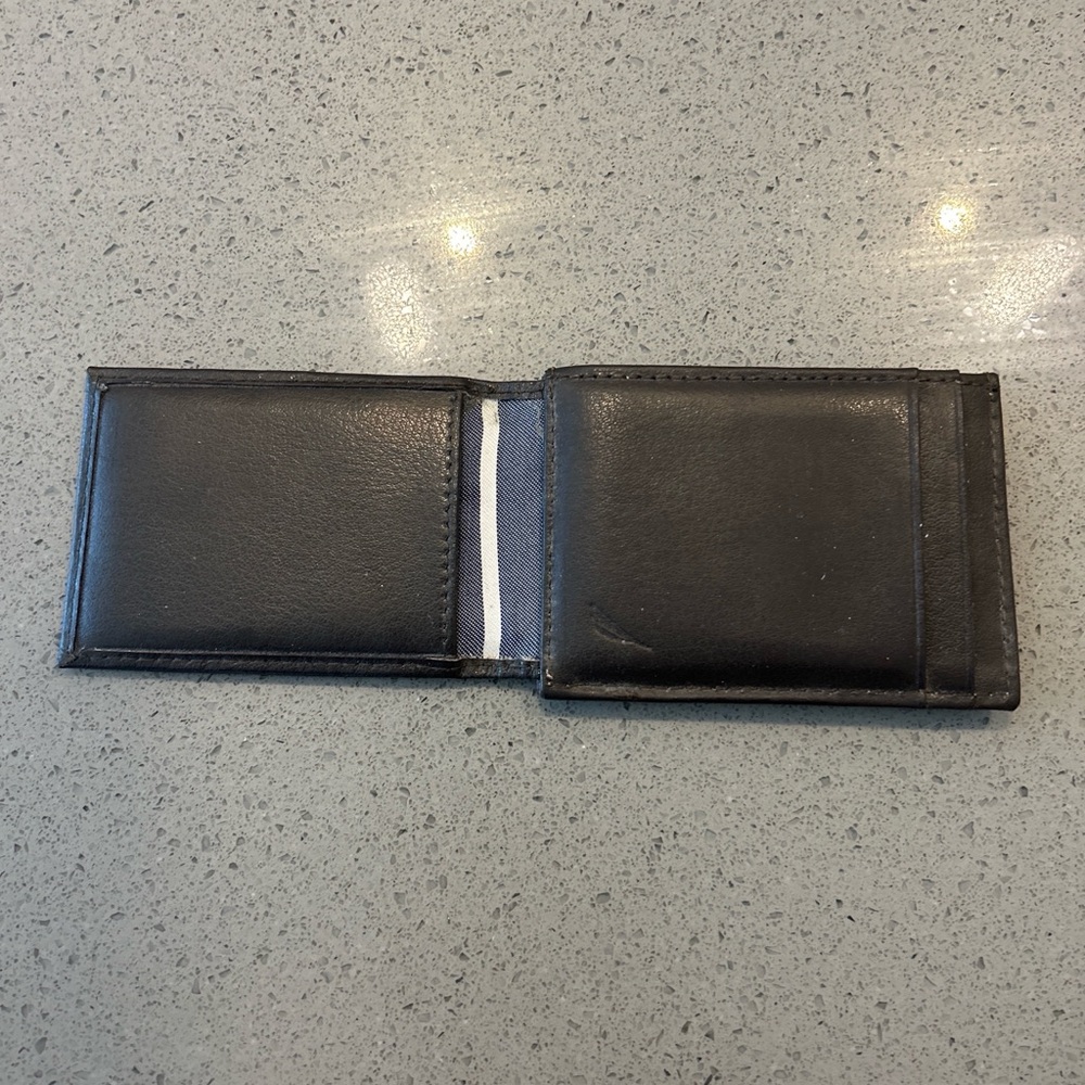 Nautica Brown Leather Wallet - Picture 4 of 4